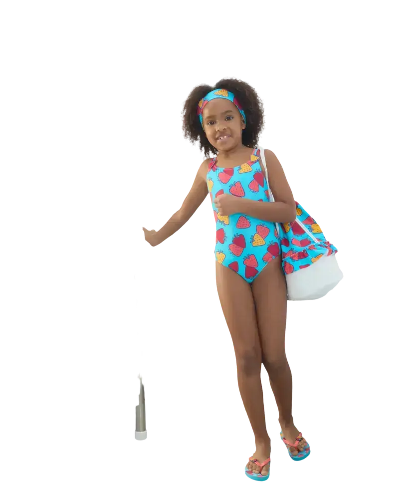 Bañador de niña con fresas