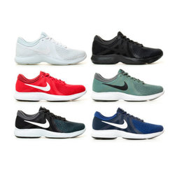 Nike Revolution 4