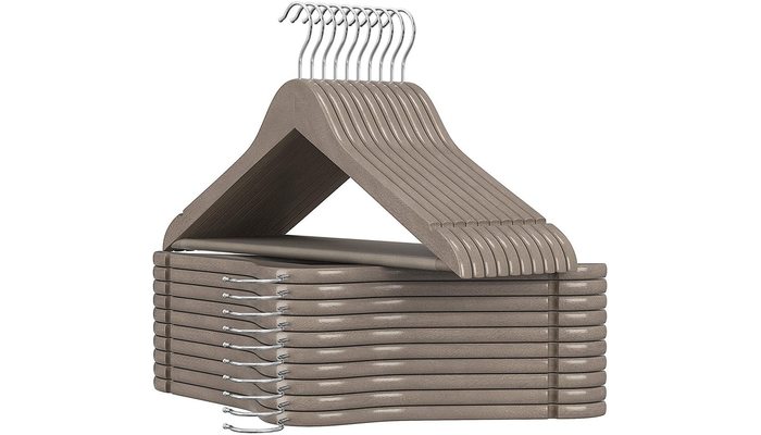 20 perchas de madera